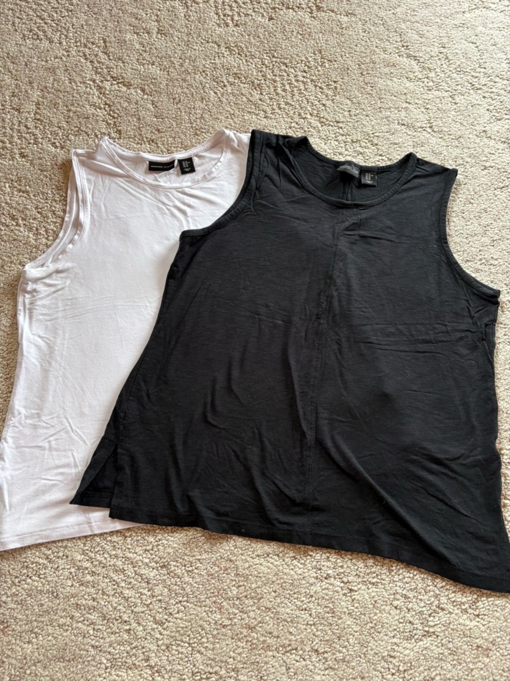 Women’s Set Of Two Tank Tops